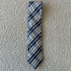 Burberry blue/grey plaid tie. 100% silk. Made in Italy.